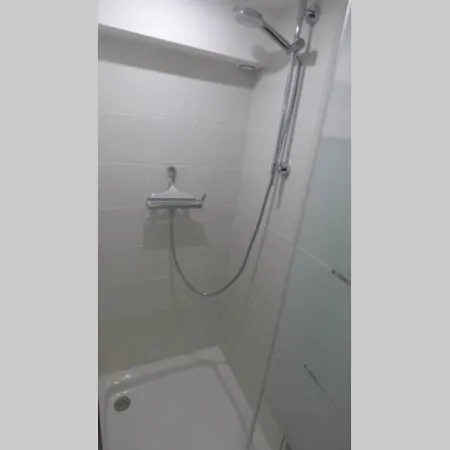 Neuf Avec Courette Privative