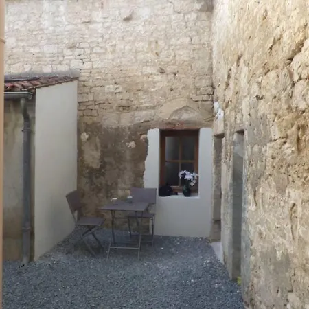 Apartment Neuf Avec Courette Privative