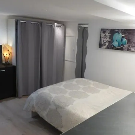 Apartmán Neuf Avec Courette Privative
