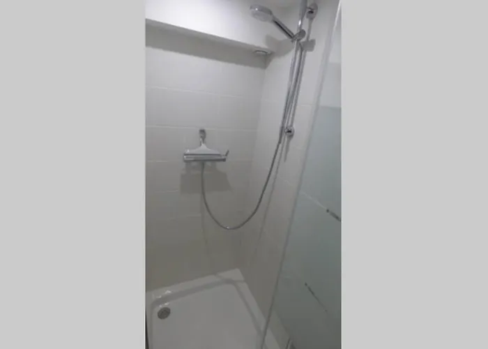 Neuf Avec Courette Privative