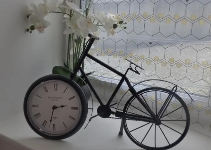 Neuf Avec Courette Privative Lejlighed