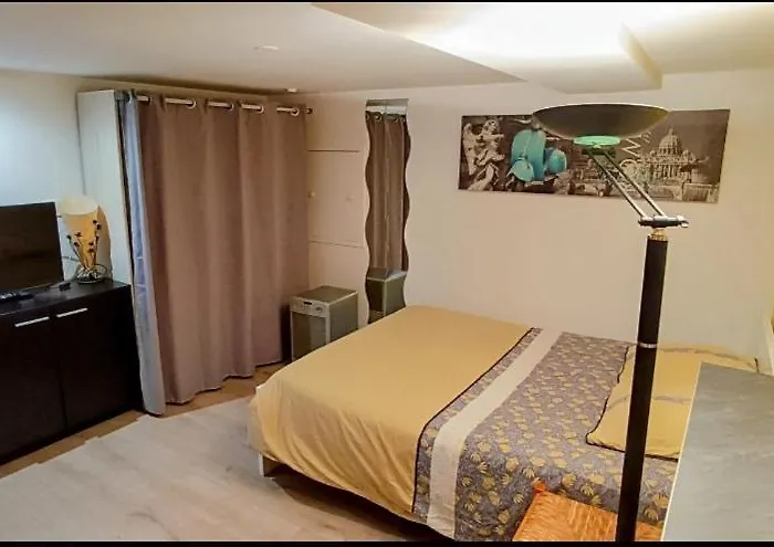 Neuf Avec Courette Privative